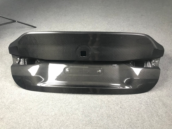 Dry carbon G82 M4 CSL style trunk