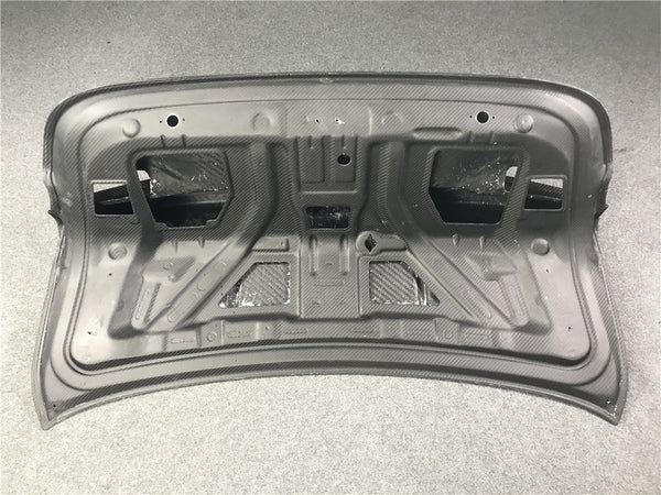 Dry carbon G82 M4 CSL style trunk