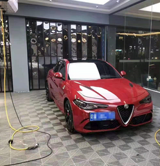 Dry carbon fiber Quadrifoglio bonnet for Giulia