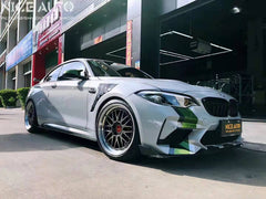 Carbon fiber fenders for BMW M2 M2c