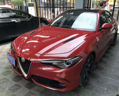 Dry carbon fiber Quadrifoglio bonnet for Giulia