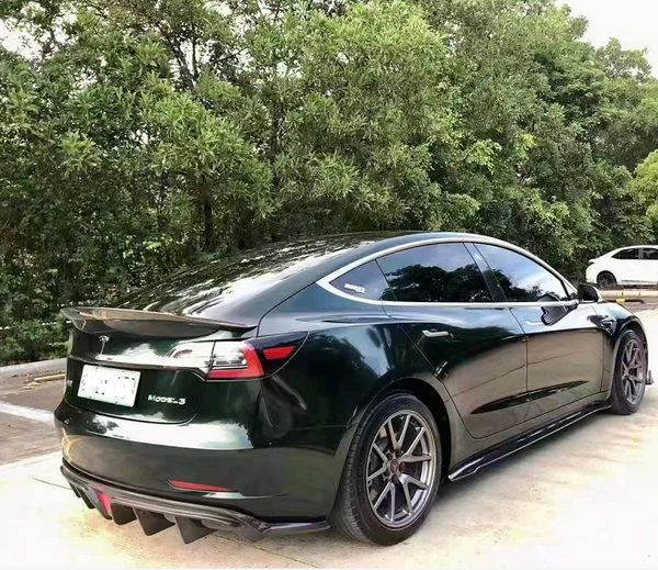 CMST style rear diffuser for TESLA Model 3